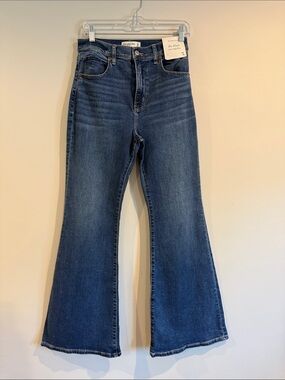 Abercrombie & Fitch The Flare Jean